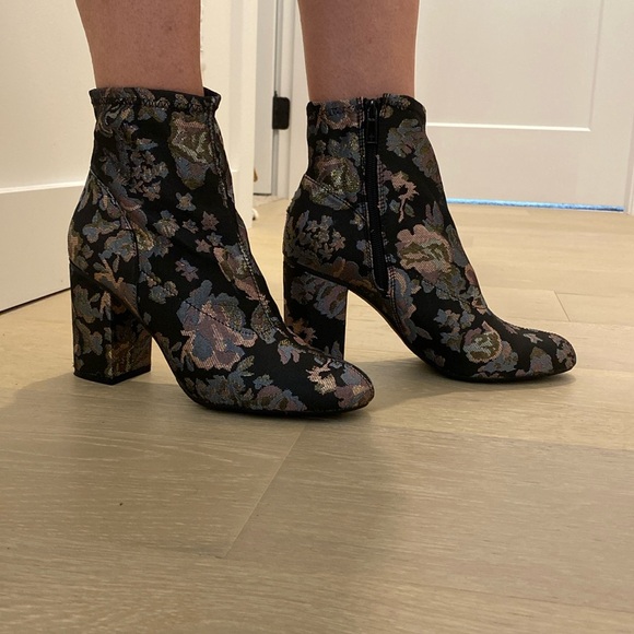 Worn once! Kenneth Cole Reaction ankle boots “Time for Fun” - Picture 2 of 9